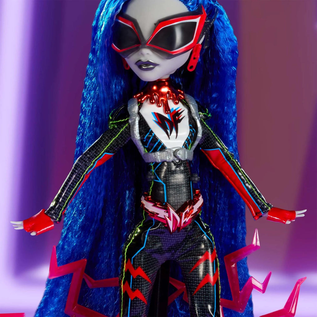 Exclusive Doll with Mini Figure and Comic Book F46341