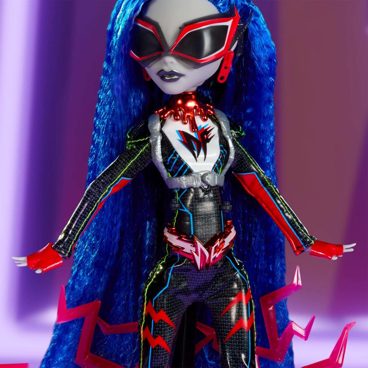 Exclusive Doll with Mini Figure and Comic Book F46341